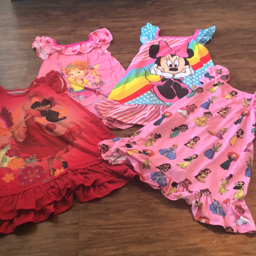 Disney little girl’s pajamas size 5/6